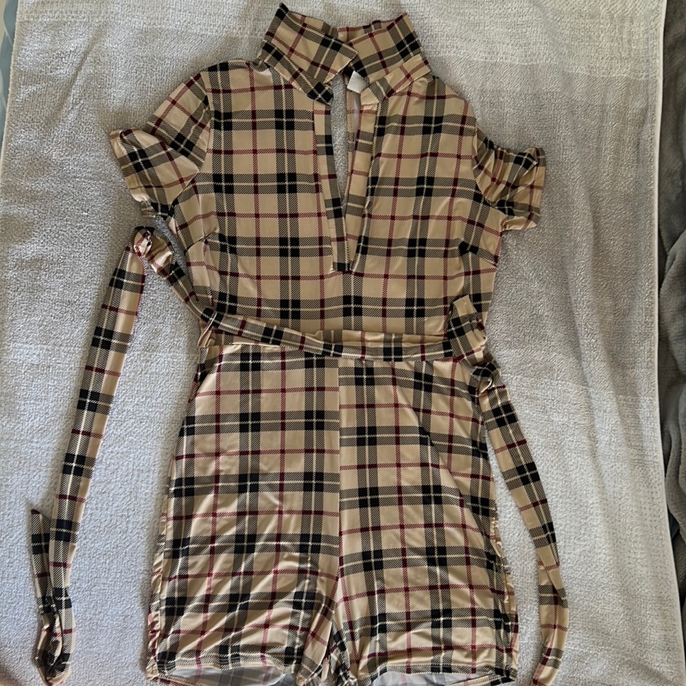 Plaid romper, open back, material is stretchy